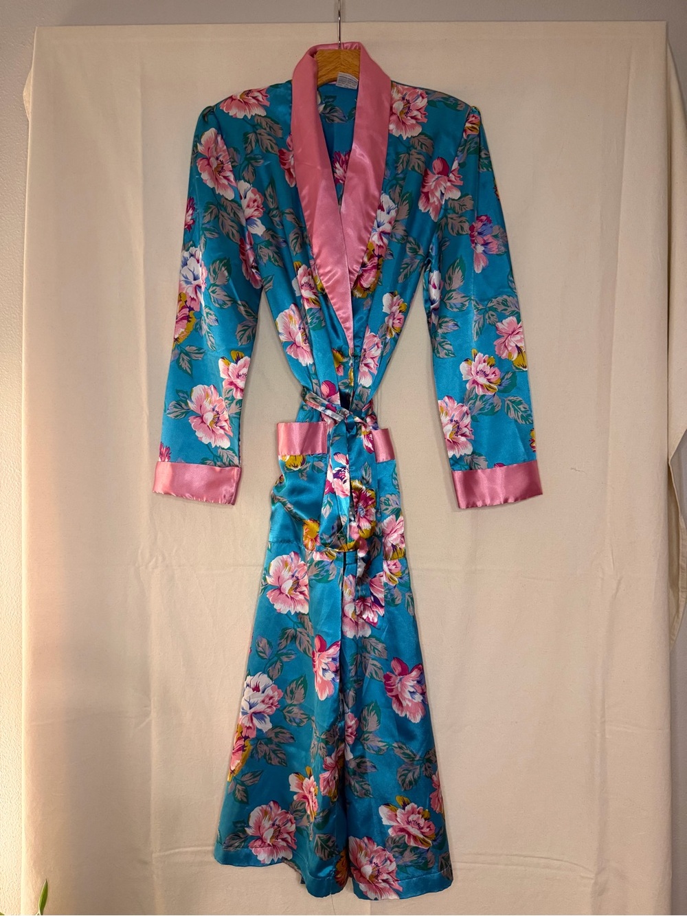 Beautiful Pristine Vintage Turquoise Floral Satin Robe with Pink Trim